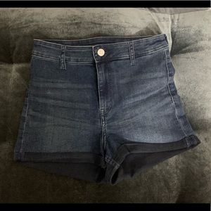 H&M blue denim shorts (Eur 38, UK 10)
